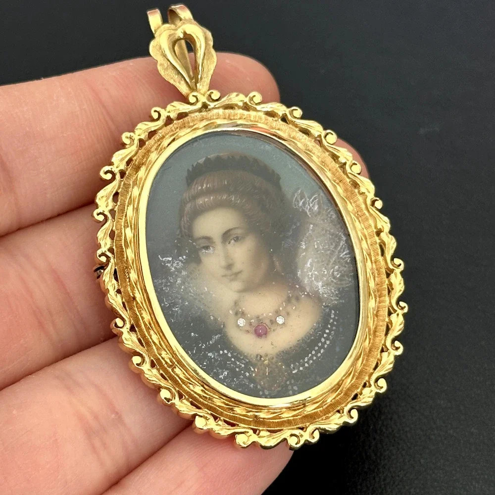 18K 750 Yellow Gold Antique Portrait Floral Scroll Framed Woman Pin Pendant